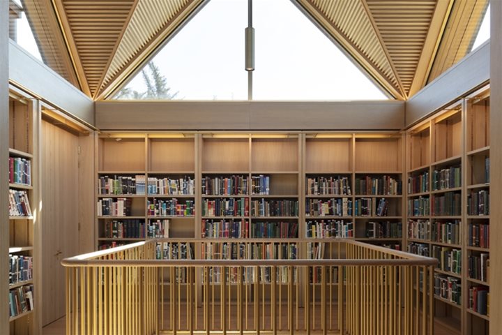 Magadlen College library